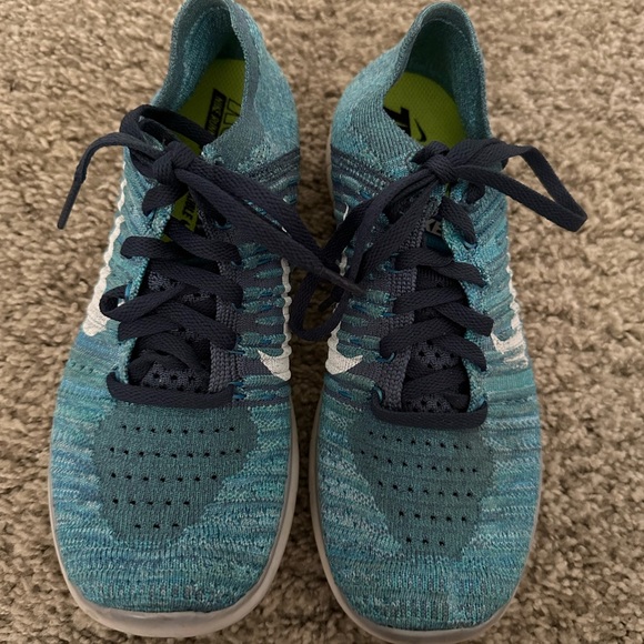 Nike Flyknit Sneakers - Picture 2 of 5